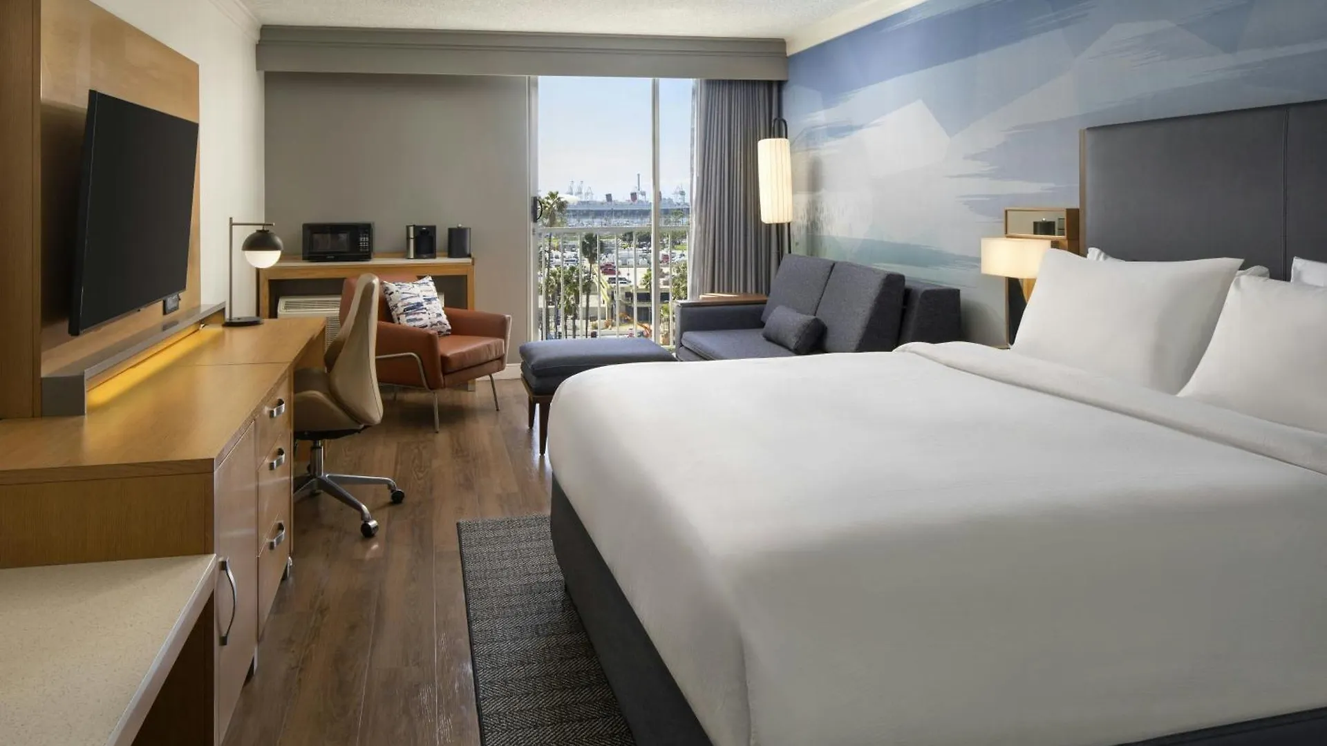 Courtyard By Marriott Long Beach Downtown 3*,  USA