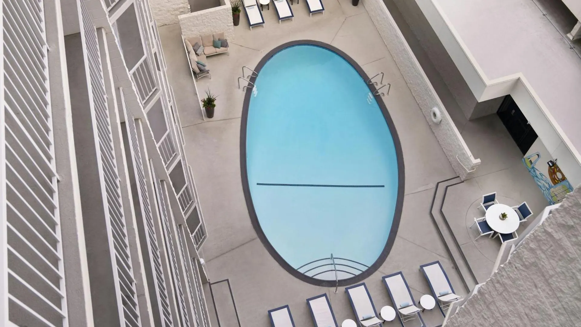 Courtyard By Marriott Long Beach Downtown