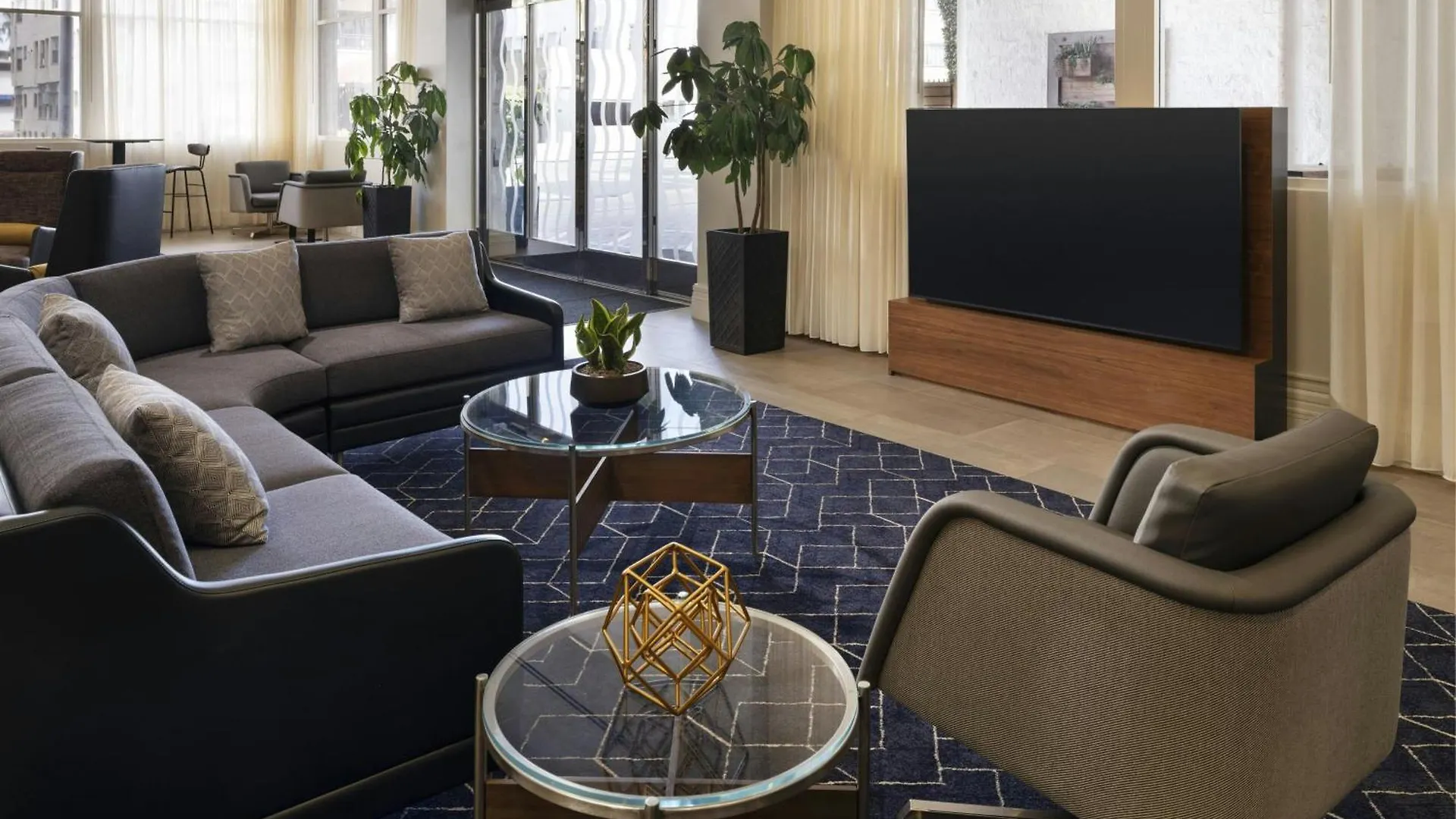 Courtyard By Marriott Long Beach Downtown
