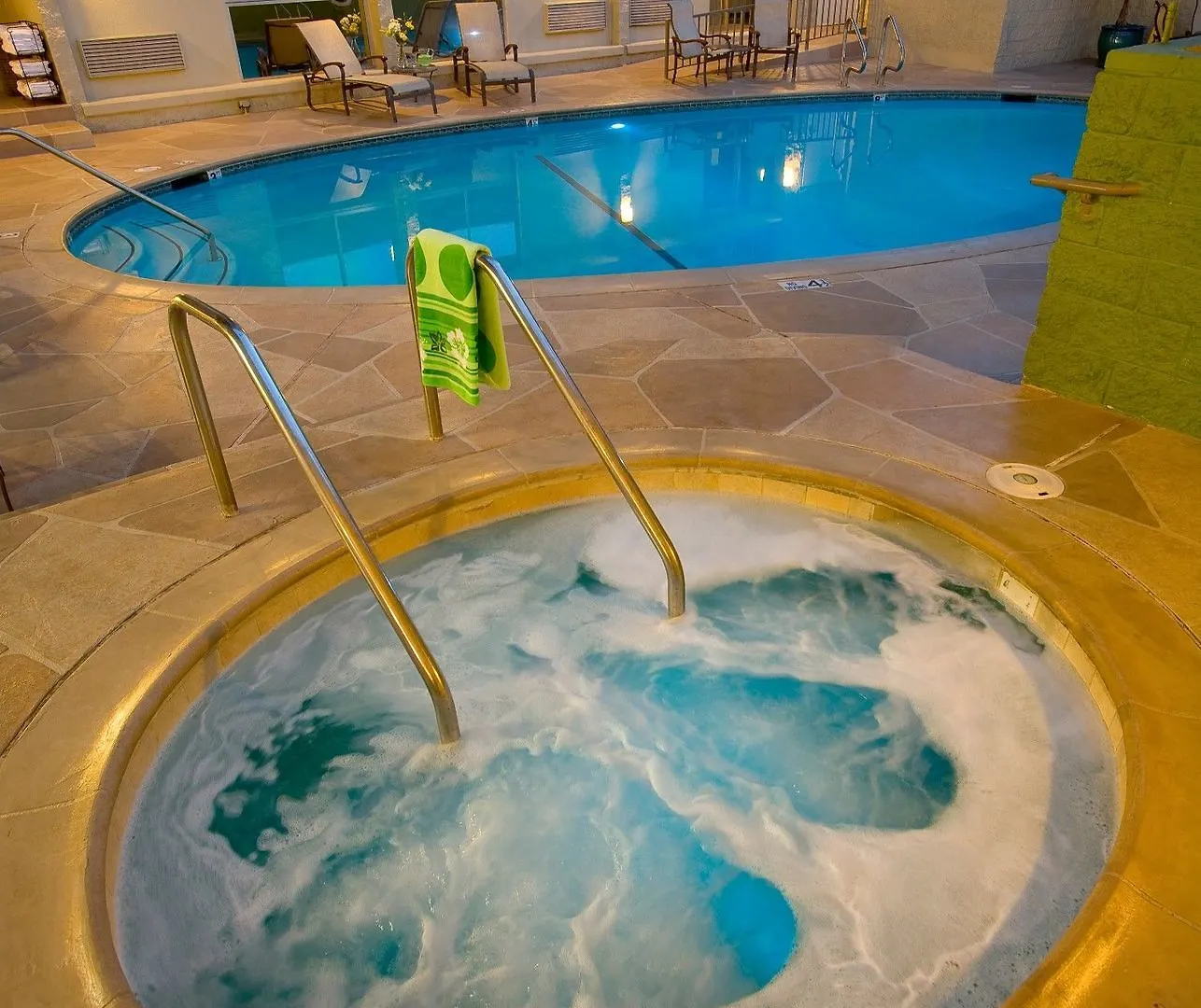 Courtyard By Marriott Long Beach Downtown